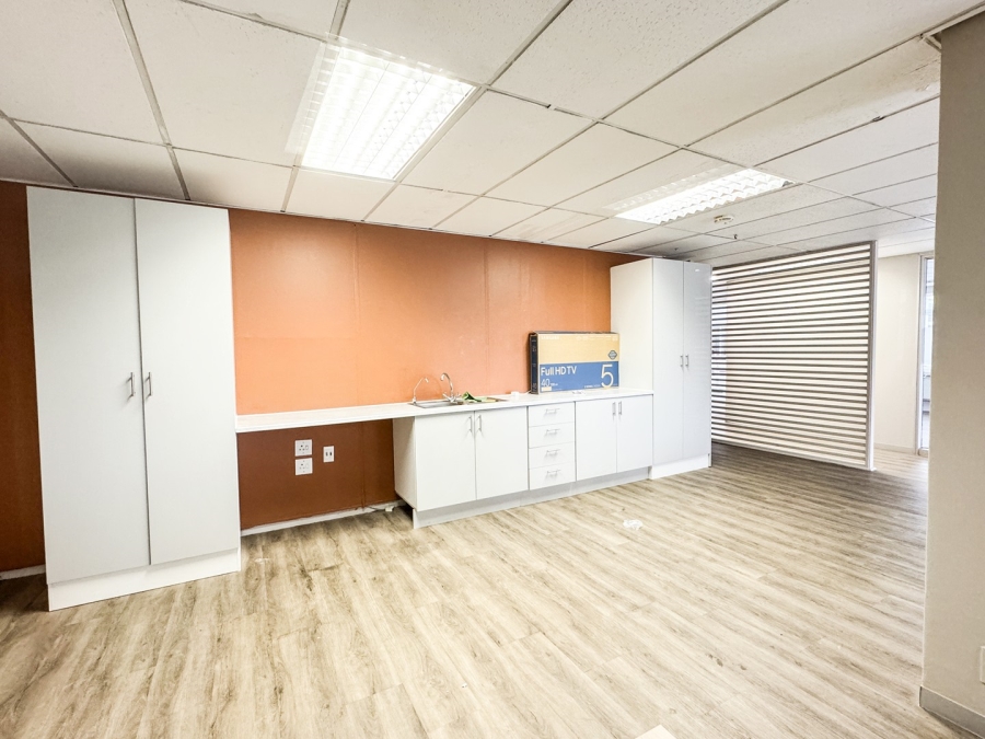 To Let Commercial Property for Rent in Mouille Point Western Cape